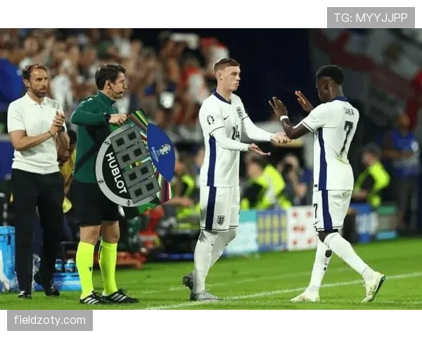 帕尔默与萨卡右边锋进攻效率及战术适配性对比分析