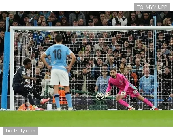 本泽马连克巴黎、切尔西、曼城：欧冠封神背后的进攻逻辑与关键能力解析