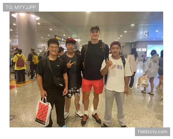 安赛龙随手一张机场照，比我一年的账单还讲究