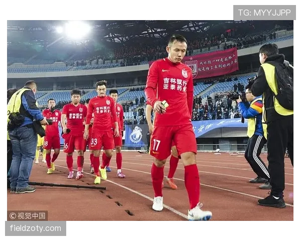 诺伊尔高位抢断提升门线防守 本赛季对比昔日反应更快 诺伊尔高位抢断提升门线防守 本赛季对比昔日反应更快